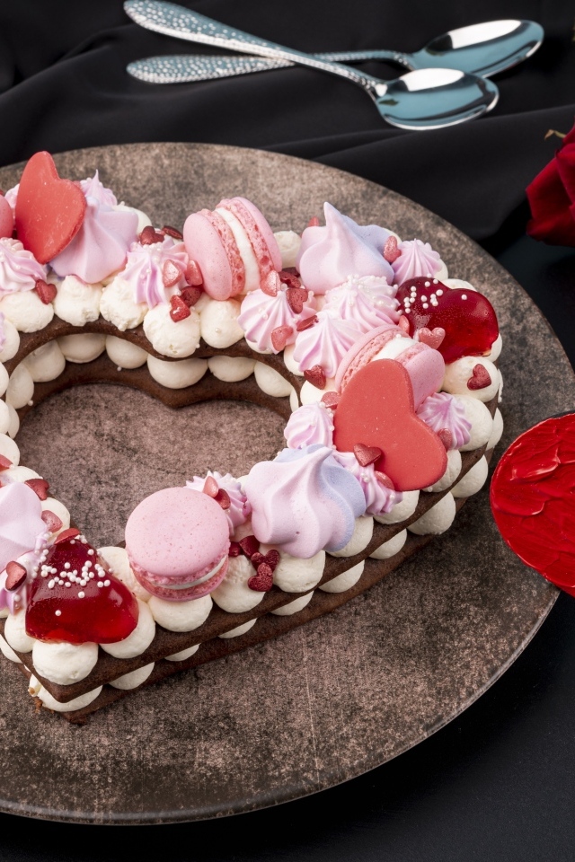 Торт в форме сердца для любимой на День Святого Валентина