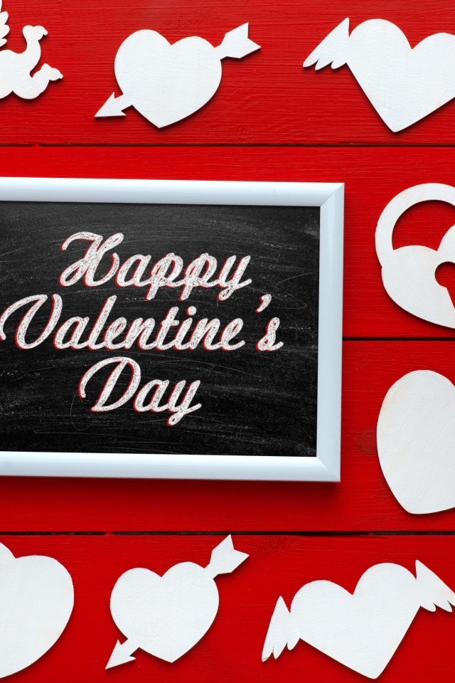 Красная открытка с сердечками на день влюбленных