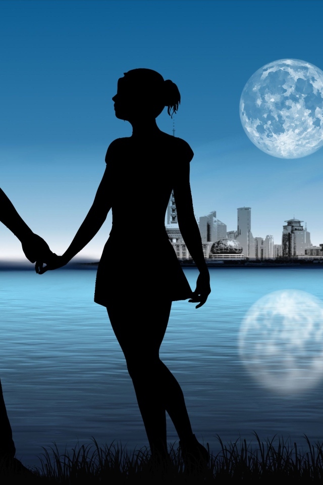 Силуэт влюбленной пары на фоне луны у озера