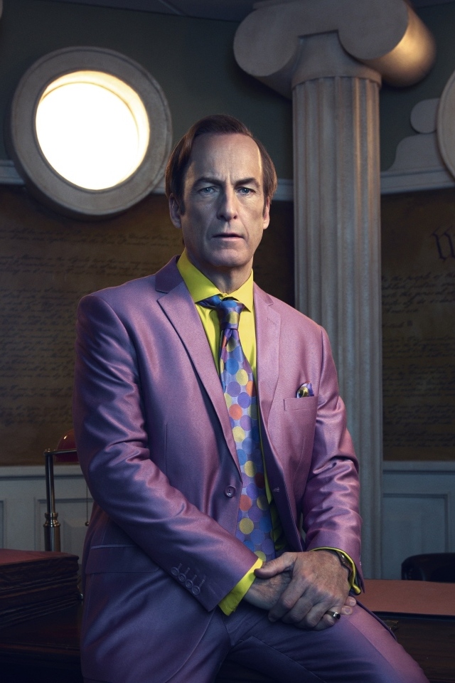 Актер Боб Оденкёрк в костюме