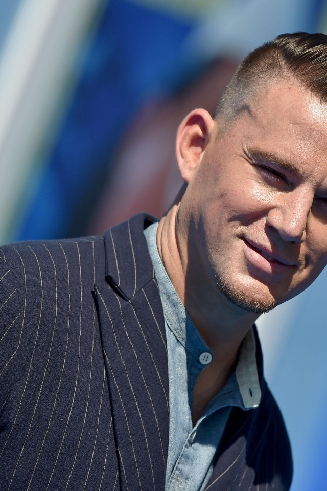 Актер Ченнинг Татум в костюме