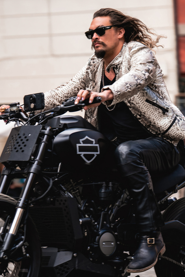 Актер Джейсон Момоа в фильме Форсаж 10