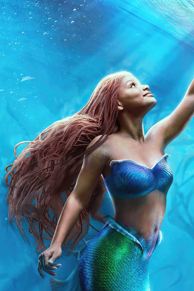 Ариэль в воде персонаж фильма Русалочка 2023