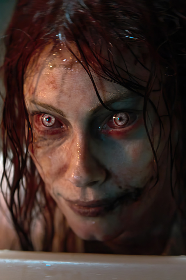 Девушка зомби из фильма Восстание зловещих мертвецов, 2023