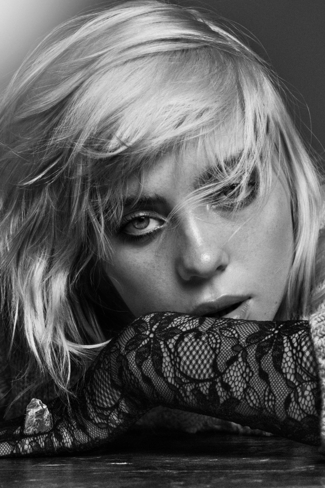 Черно-белое фото Билли Айлиш