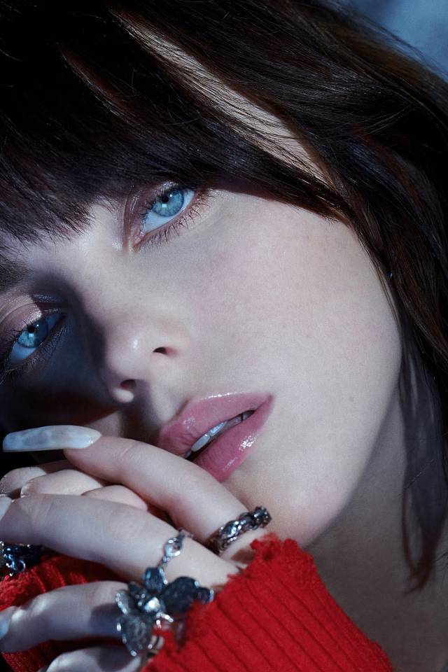 Голубоглазая девушка певица Билли Айлиш