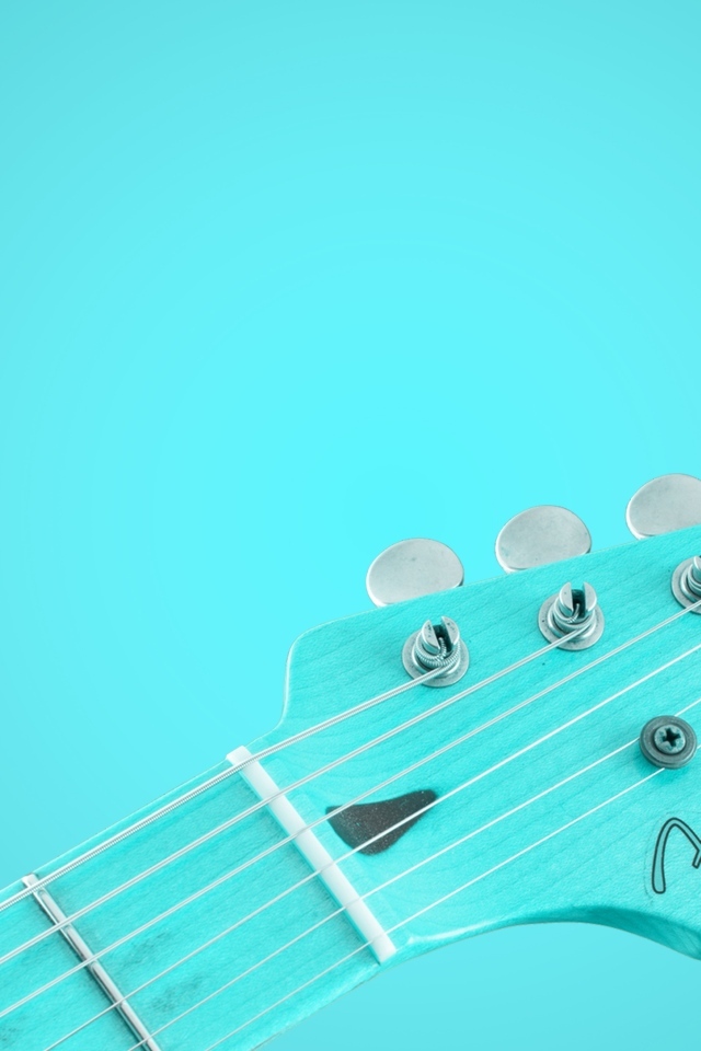 Гитара на голубом фоне