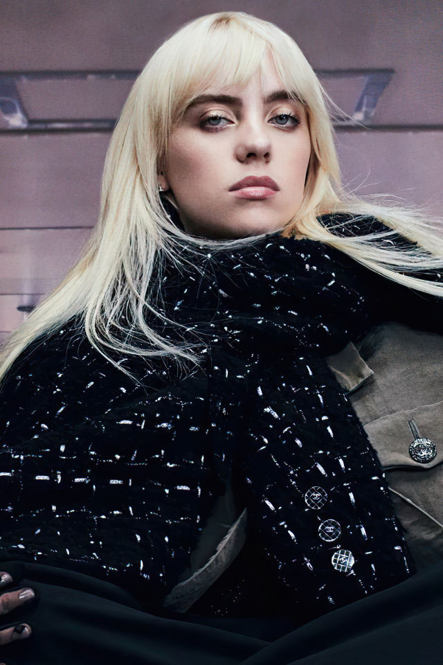 Певица Билли Айлиш в вагоне метро