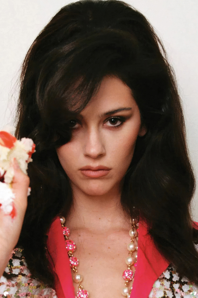 Молодая американская певица Грэйси Абрамс