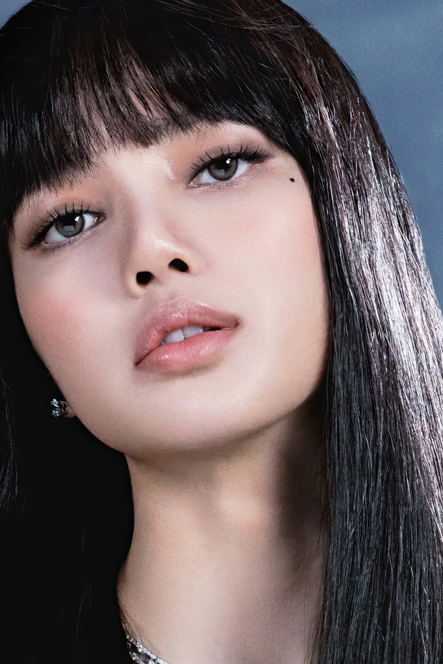 Молодая певица Лалиса Манобан