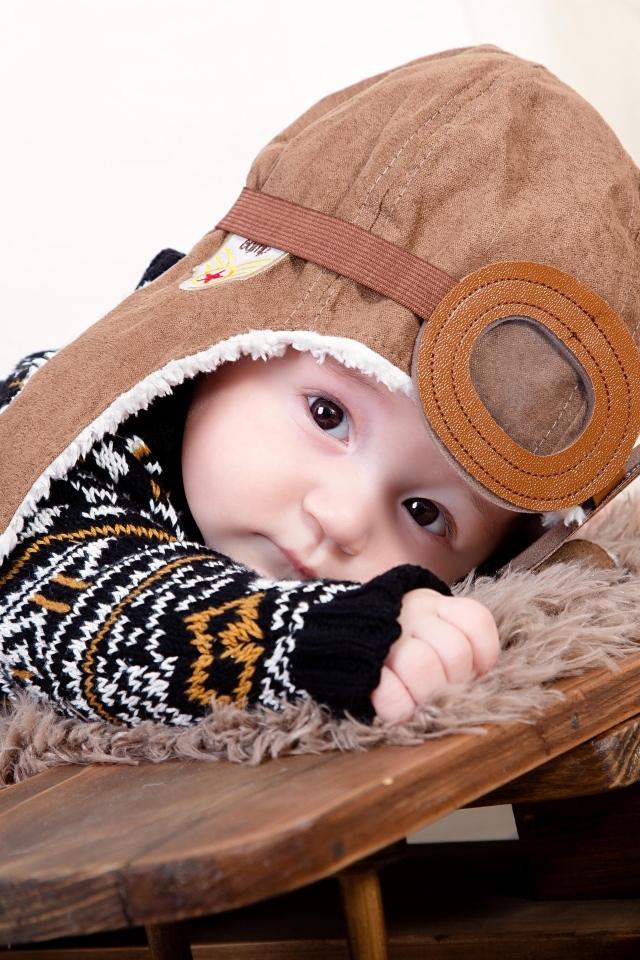 Маленький будущий летчик