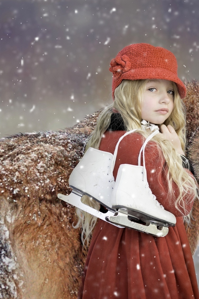 Маленькая девочка с волком зимой