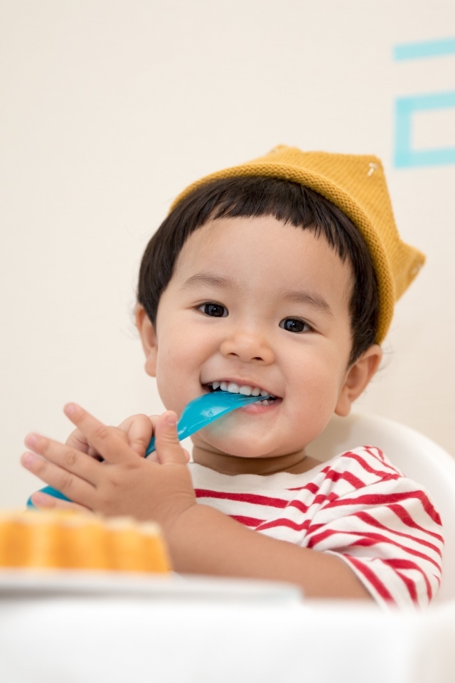 Маленькому мальчику исполнилось два года