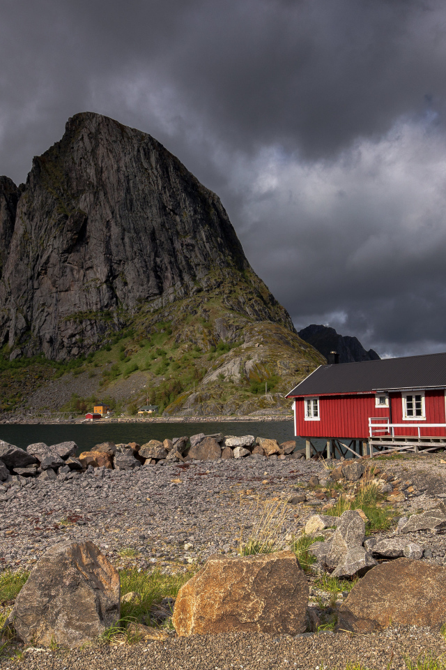 Грозовые тучи над горами в Норвегии