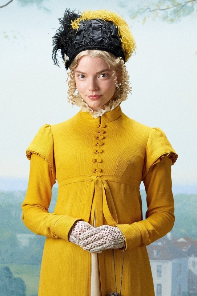 Актриса Аня Тейлор-Джой в желтом наряде