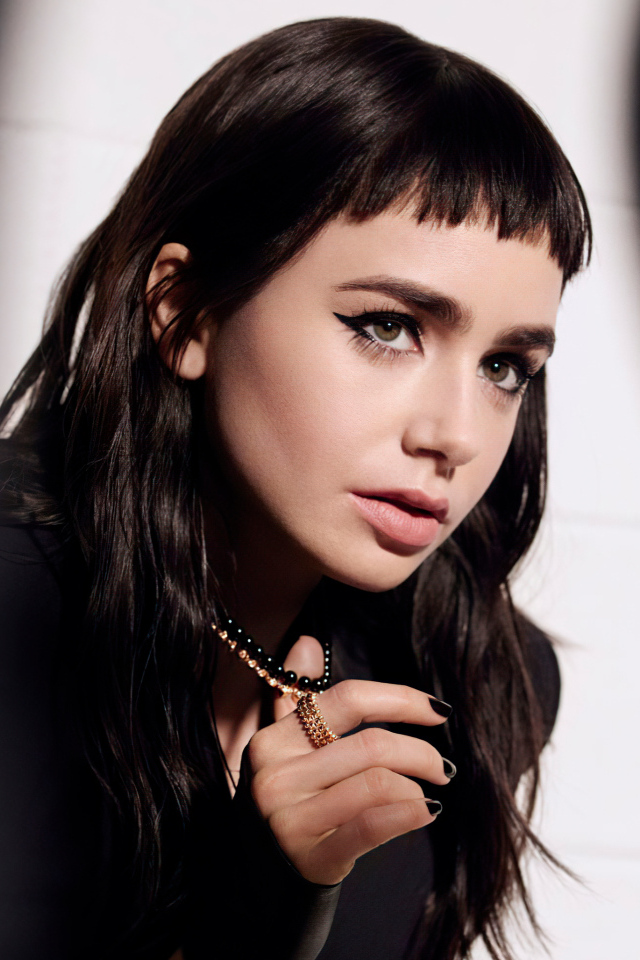 Красивые глаза у актрисы Лили Коллинз