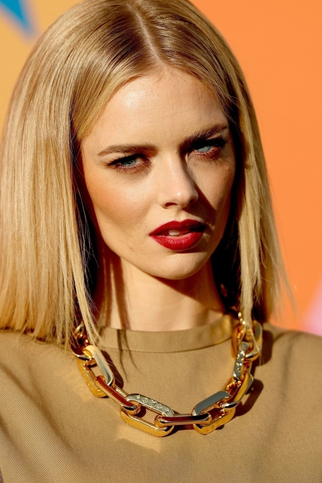 Австралийская актриса Самара Уивинг