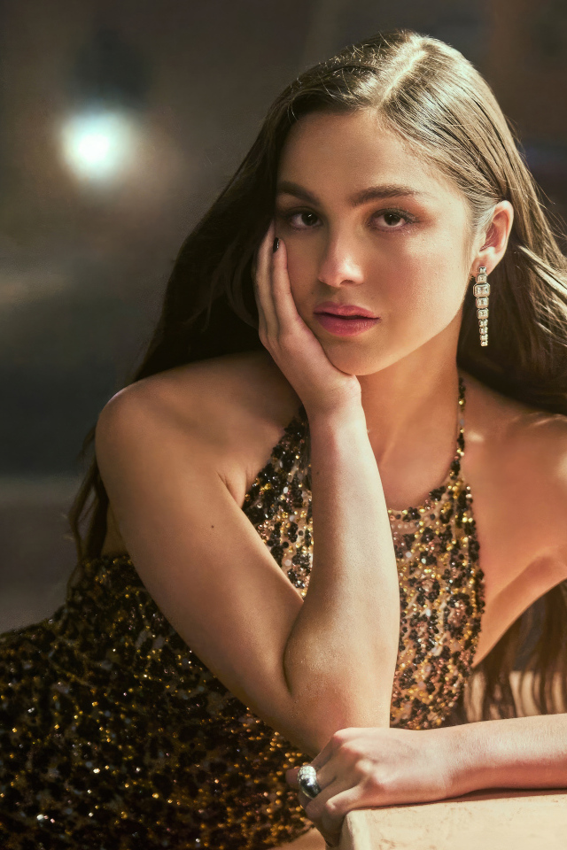 Красивая молодая американская актриса Оливия Родриго