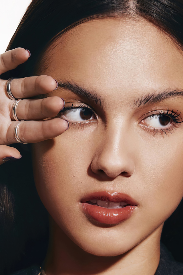 Лицо актрисы Оливия Родриго крупным планом