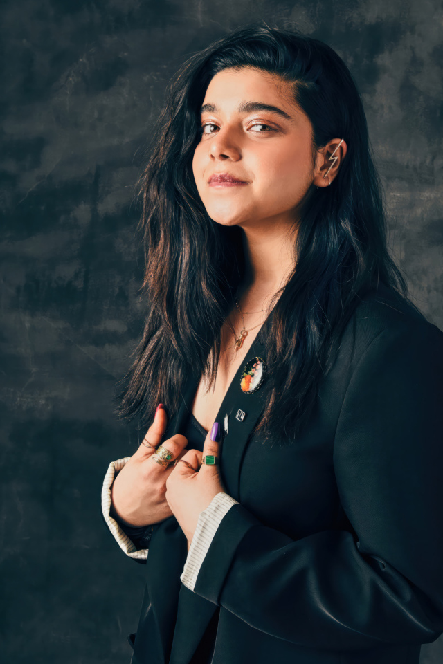 Молодая девушка актриса Иман Веллани