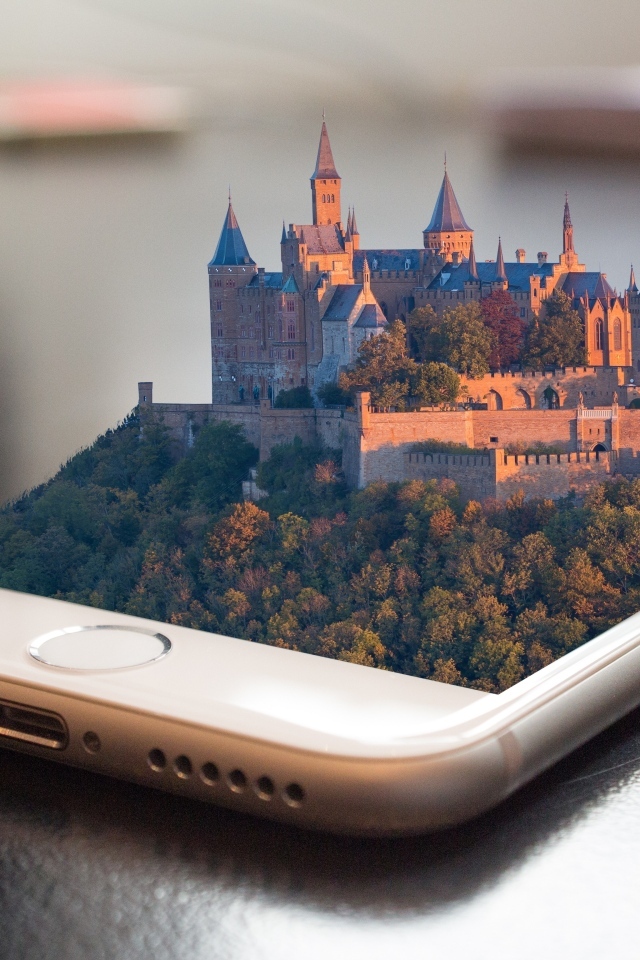 Замок 3д на экране смартфона