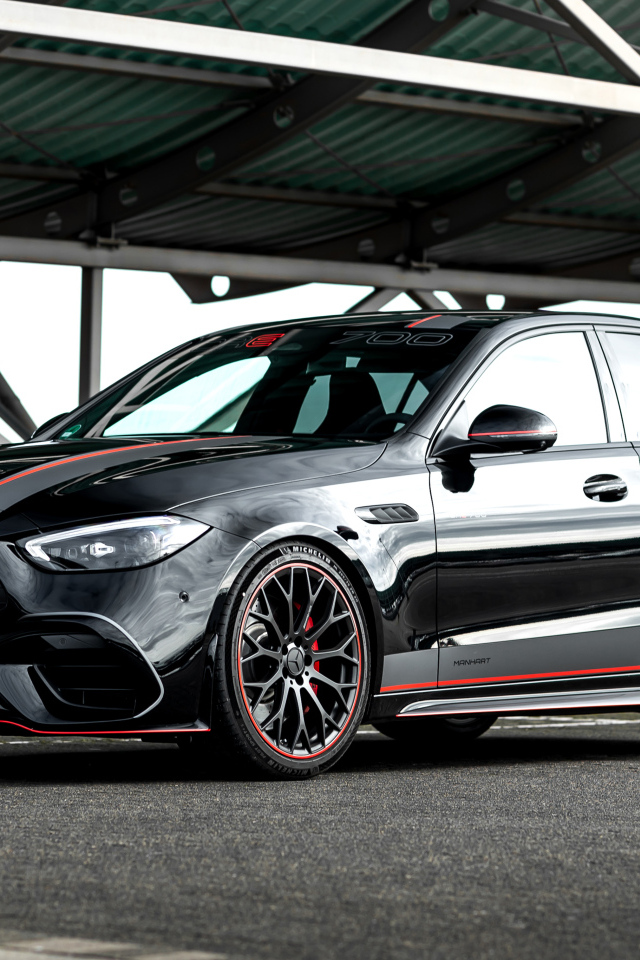 Черный автомобиль Manhart CRE 700 2024 года