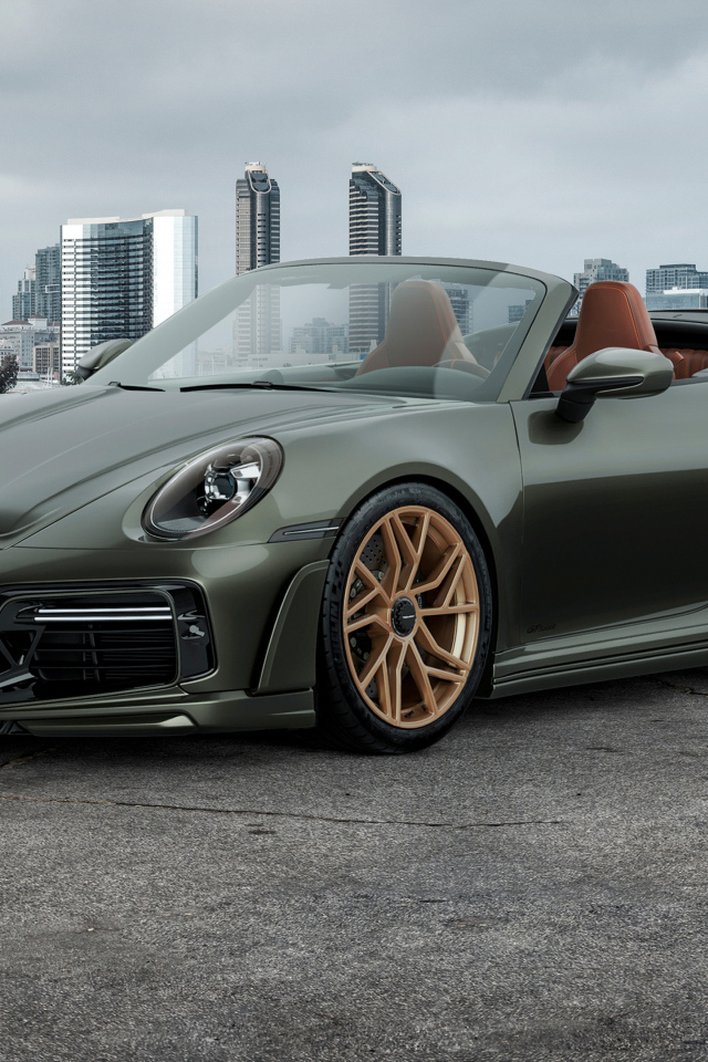 Вид спереди на автомобиль TechArt GTsport Cabrio 2024 года