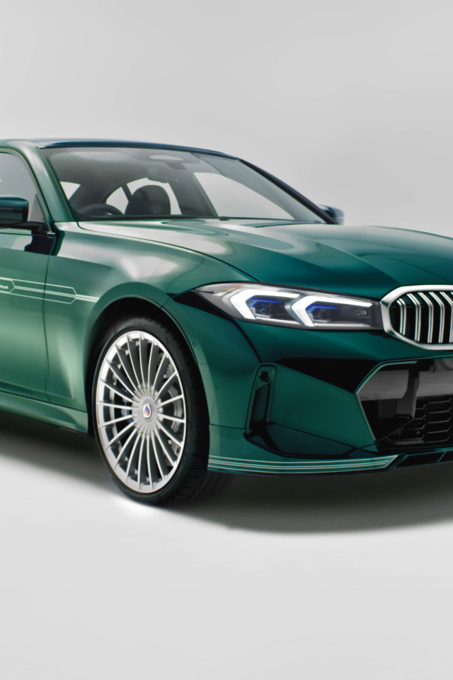 Зеленый автомобиль Alpina B3 50 Years Of BMW