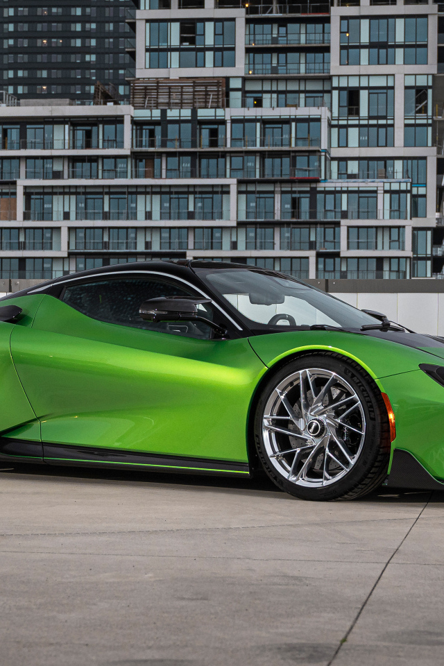 Зеленый автомобиль Pininfarina Battista Furiosa Package