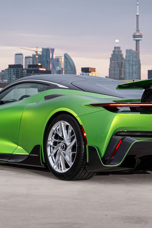 Зеленый автомобиль Pininfarina Battista Furiosa Package вид сзади
