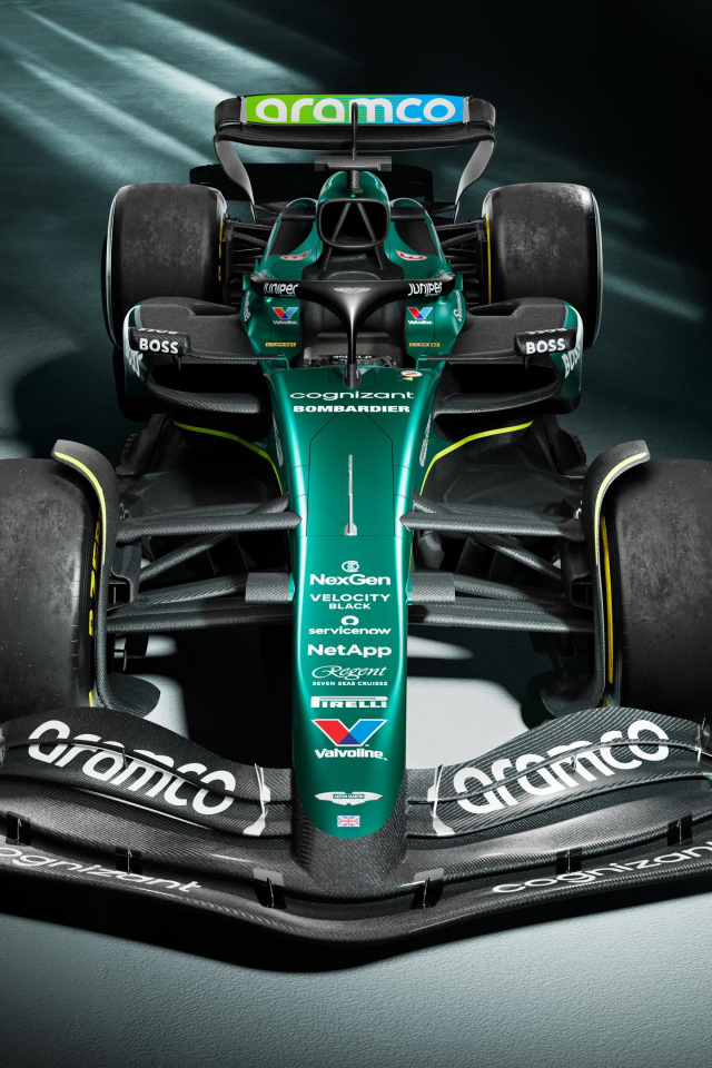 Гоночный автомобиль Aston Martin AMR24 2024 года вид сверху