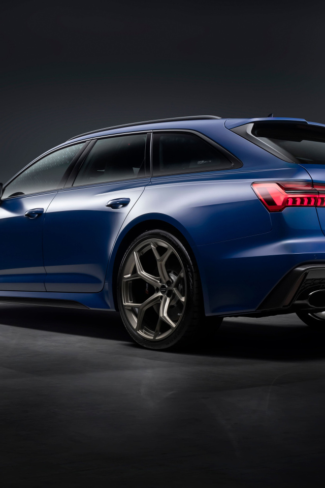 Автомобиль Audi RS 6 Avant Legacy 2024 года вид сзади