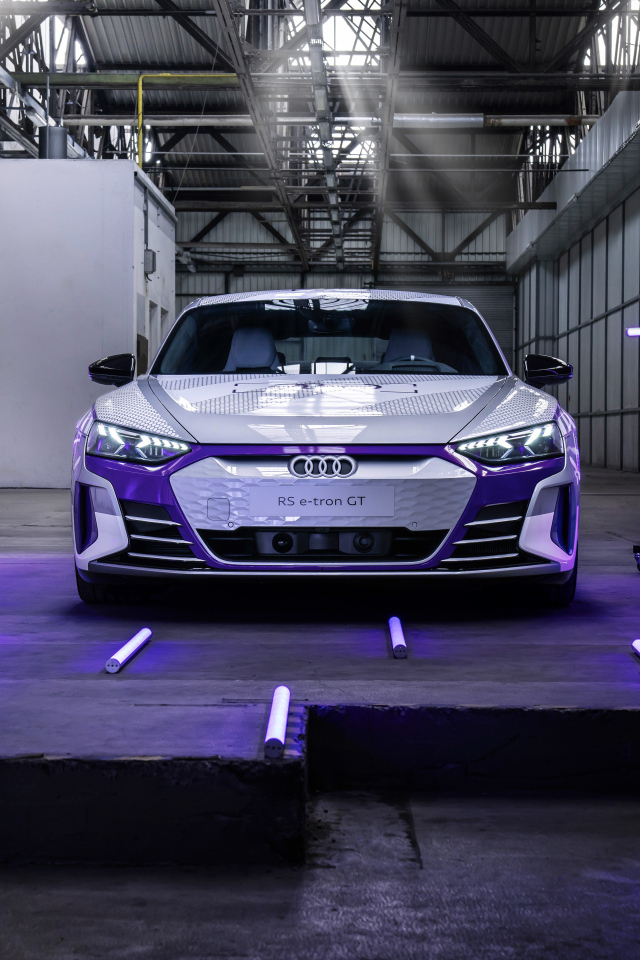 Скоростной автомобиль Audi RS E-Tron GT