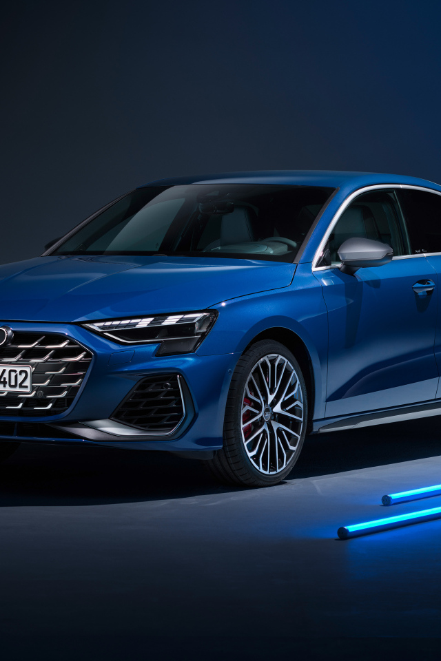 Синий автомобиль Audi S3 Sedan 2024 года