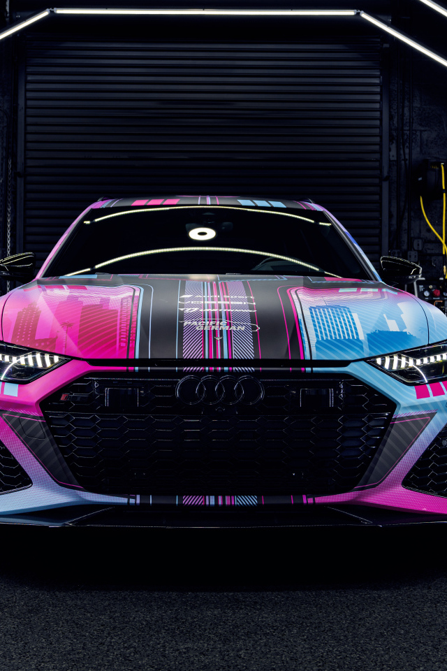 Разноцветный автомобиль Audi RS6  вид спереди