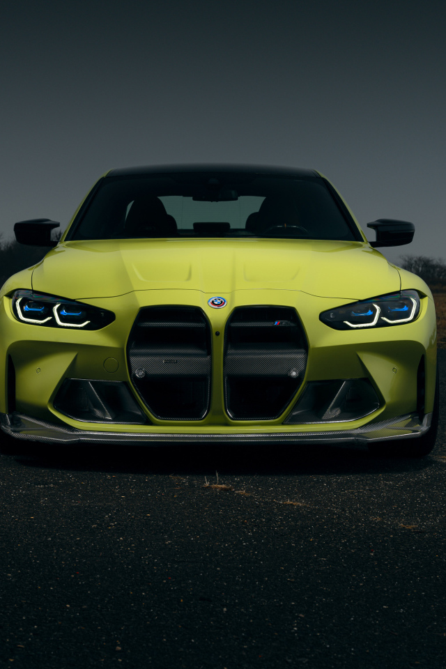 Вид спереди на автомобиль  BMW M3