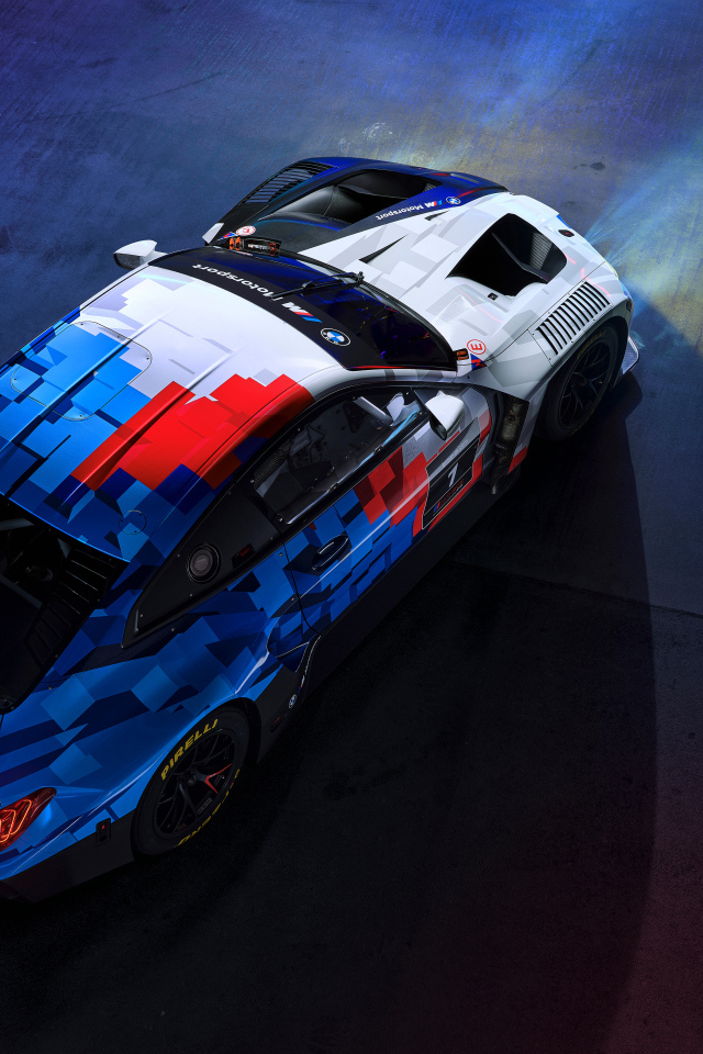 Вид сверху на автомобиль BMW M4 GT3 EVO