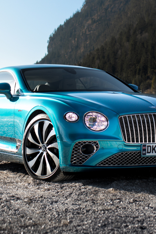 Синий автомобиль Bentley Continental GT Mulliner