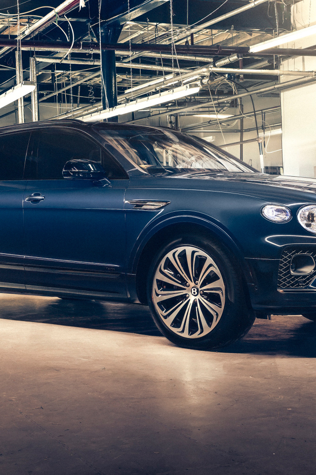 Дорогой автомобиль Bentley Bentayga By Mulliner