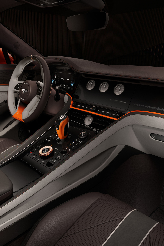 Салон автомобиля Bentley Mulliner Batur Convertible 2024 года