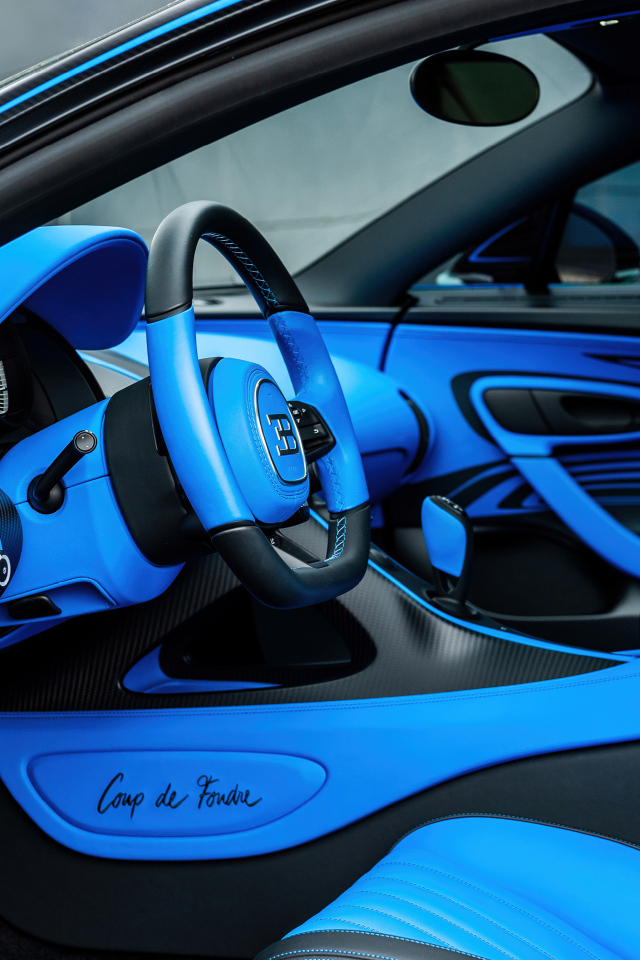 Кожаный салон автомобиля Bugatti Chiron Super Sport