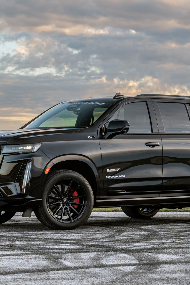 Черный внедорожник Hennessey Cadillac Escalade-V H850 2024 года