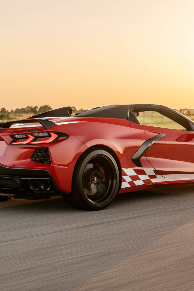 Красный гоночный автомобиль Chevrolet Corvette Stingray H700 Convertible 2024  года