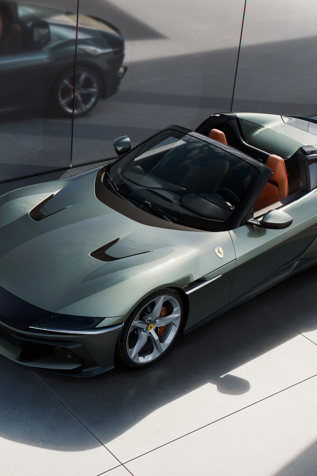 Быстрый автомобиль Ferrari 12Cilindri Spider 2024 года