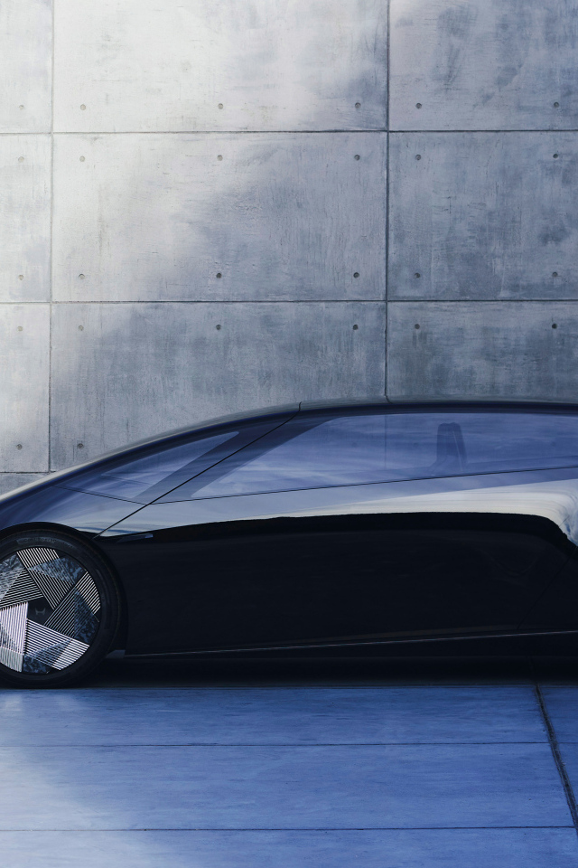 Черный автомобиль Honda Saloon Concept