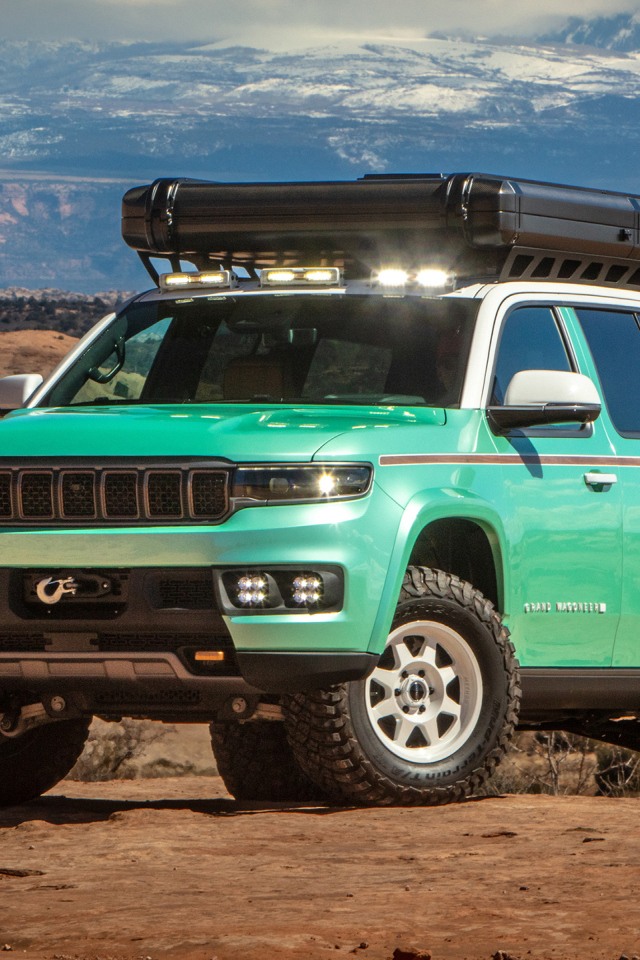 Зеленый внедорожник Jeep Vacationeer Concept 2024 года