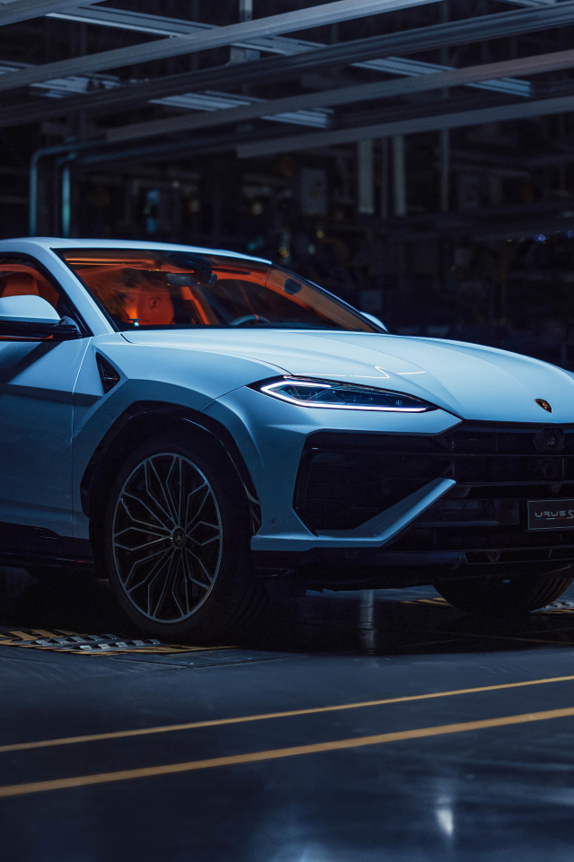 Автомобиль Lamborghini Urus SE Plug-In Hybrid Super SUV 2024  года
