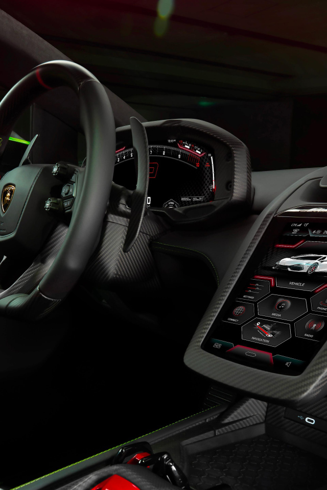 Черный салон автомобиля Lamborghini Revuelto At Lamborghini Arena 2024  года