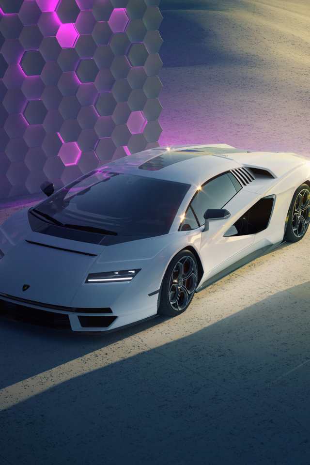 Вид спереди на автомобиль Lamborghini Countach