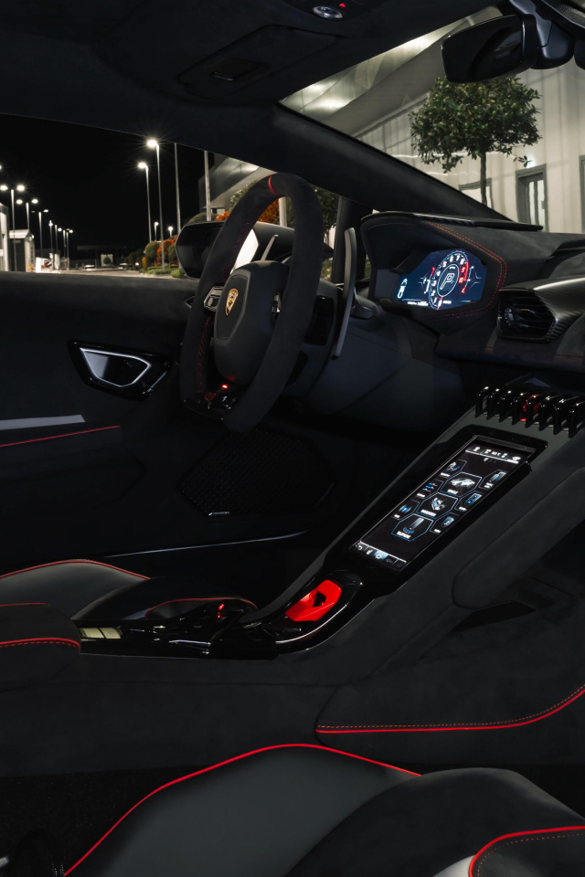 Салон автомобиля Lamborghini Huracán Sterrato All-Terrain Ad Personam 2024 года